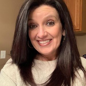 Meet your Posher, Maura